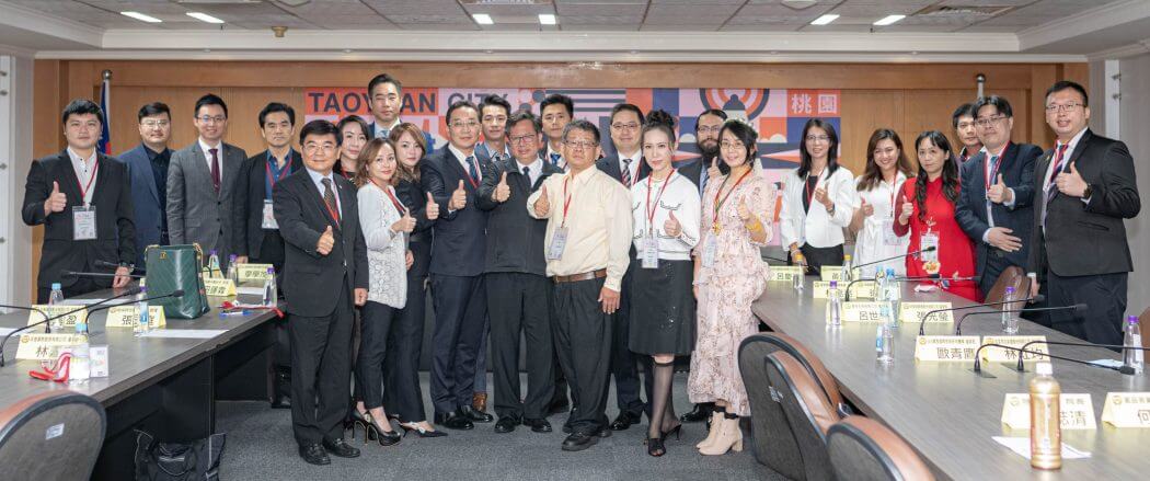 ▲華人公益金傳獎得獎企業拜訪桃園市政府,受邀企業主與鄭文燦市長合影。